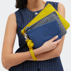 Iaka Large 3-in-1 Wristlet