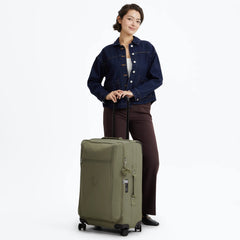 Jet Medium Rolling Luggage